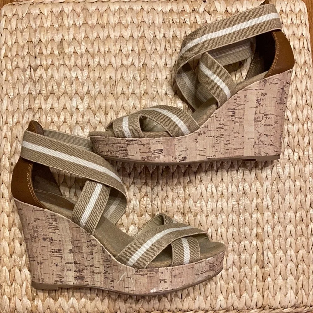 Platform Cross Strap Sandals